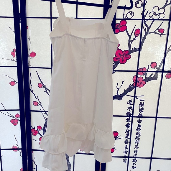 Cute white summer dress. SIZE SML. On sale - Picture 3 of 5